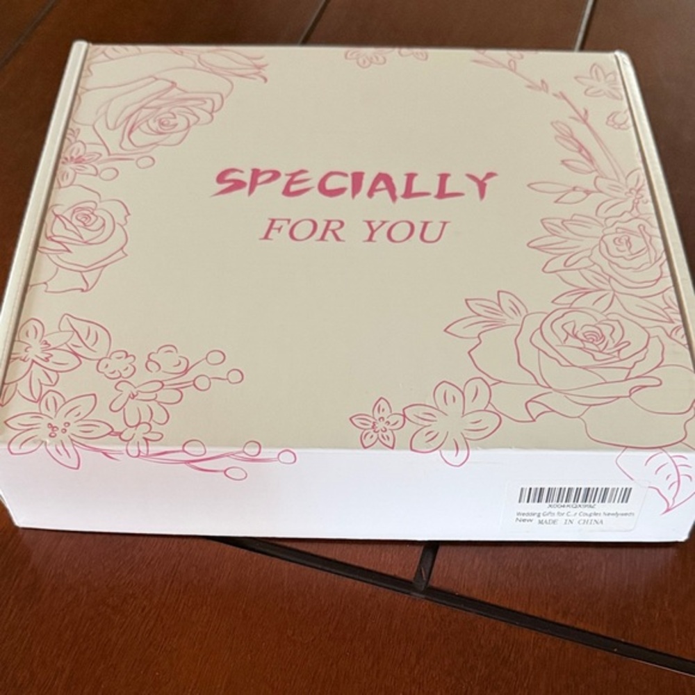 ❤️3 for $15!❤️ Specially for you, Boxed set of two white frames.